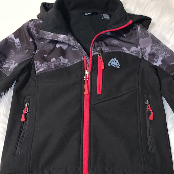 Snozu performance hooded zip front jacket. XS/5-6. Virtually New! - Picture 10 of 10